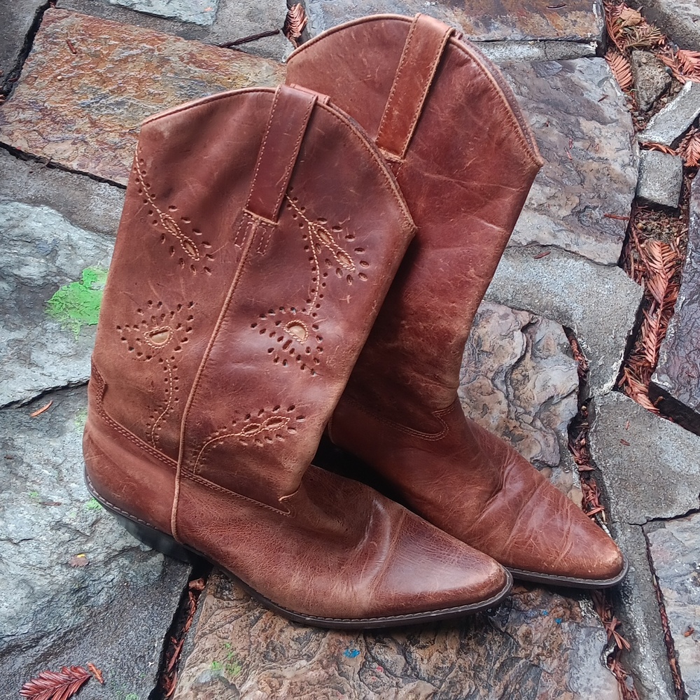 Coconut by Matisse Women’s Boots – Stylish & Comfortable size 8